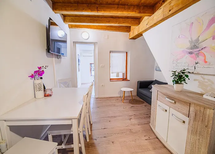 Sunset Hunic Apartamento *