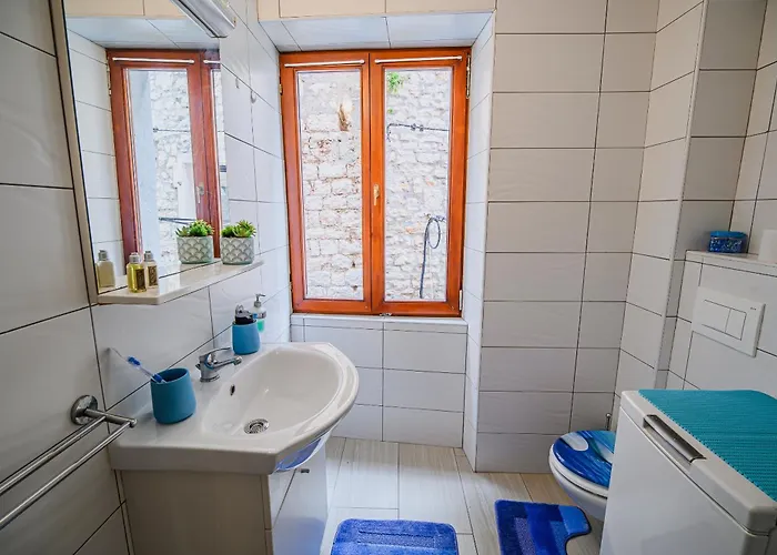 Sunset Hunic Apartamento *